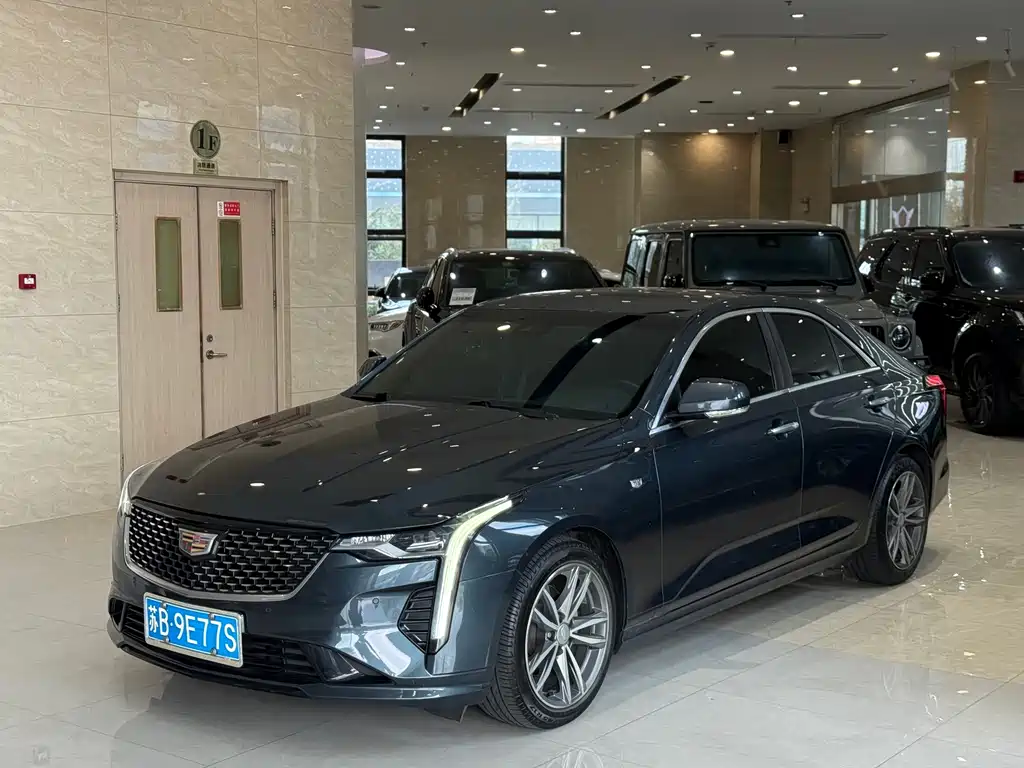Cadillac CT4 2021 — фото 1