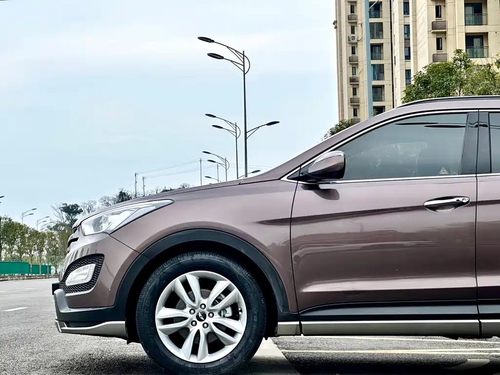 Hyundai Santa Fe 2014 — фото 8