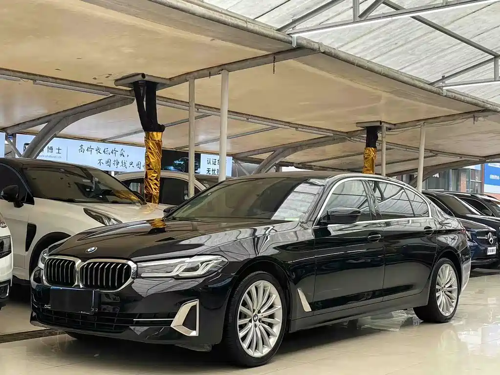 BMW 5 Series 2022 — фото 1