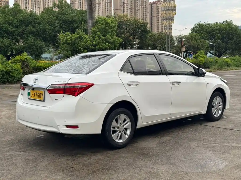 Toyota Corolla 2018 — фото 8