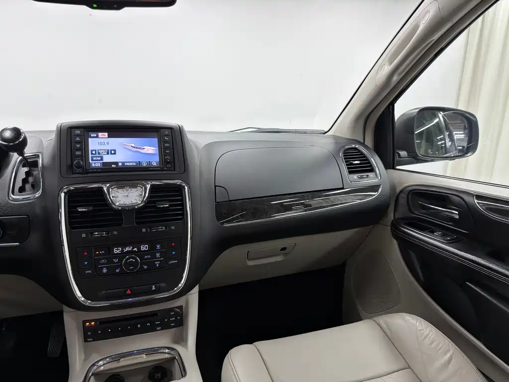 Chrysler Grand Voyager 2013 — фото 14
