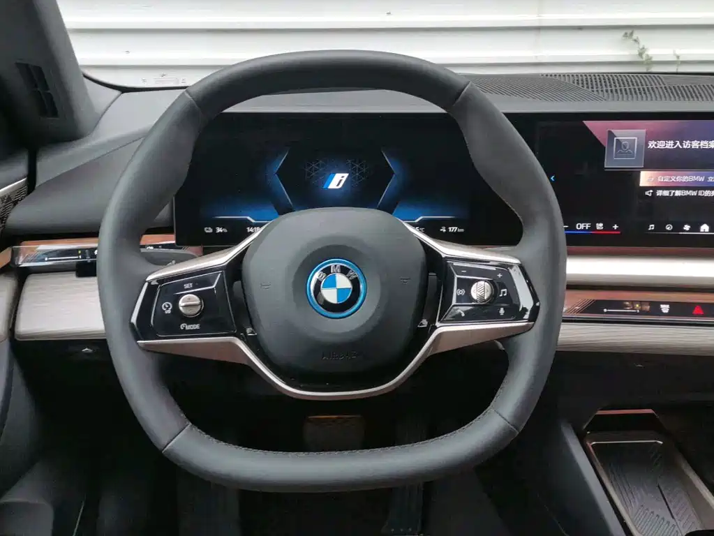BMW i5 — фото 10