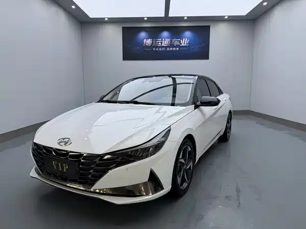 Hyundai Elantra 2022