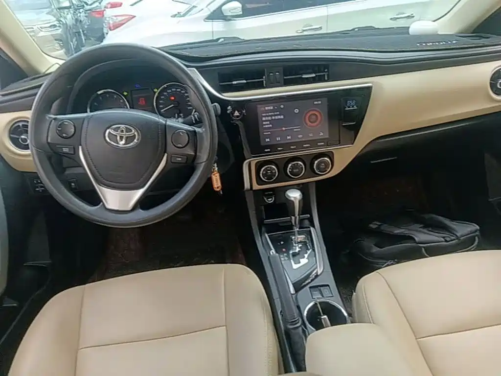 Toyota Corolla 2019 — фото 10