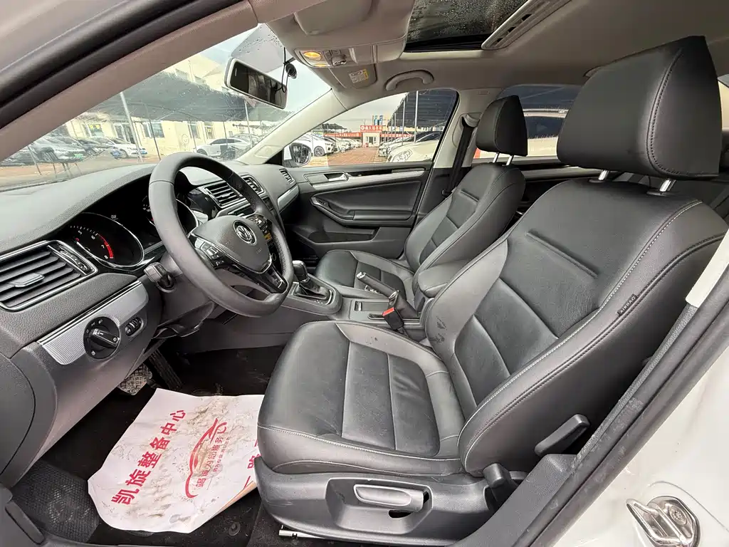 Volkswagen Sagitar 2018