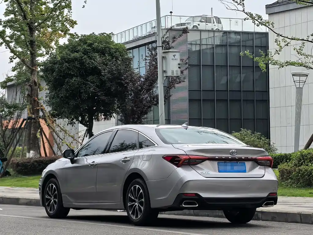 Toyota Avalon 2023 — фото 16