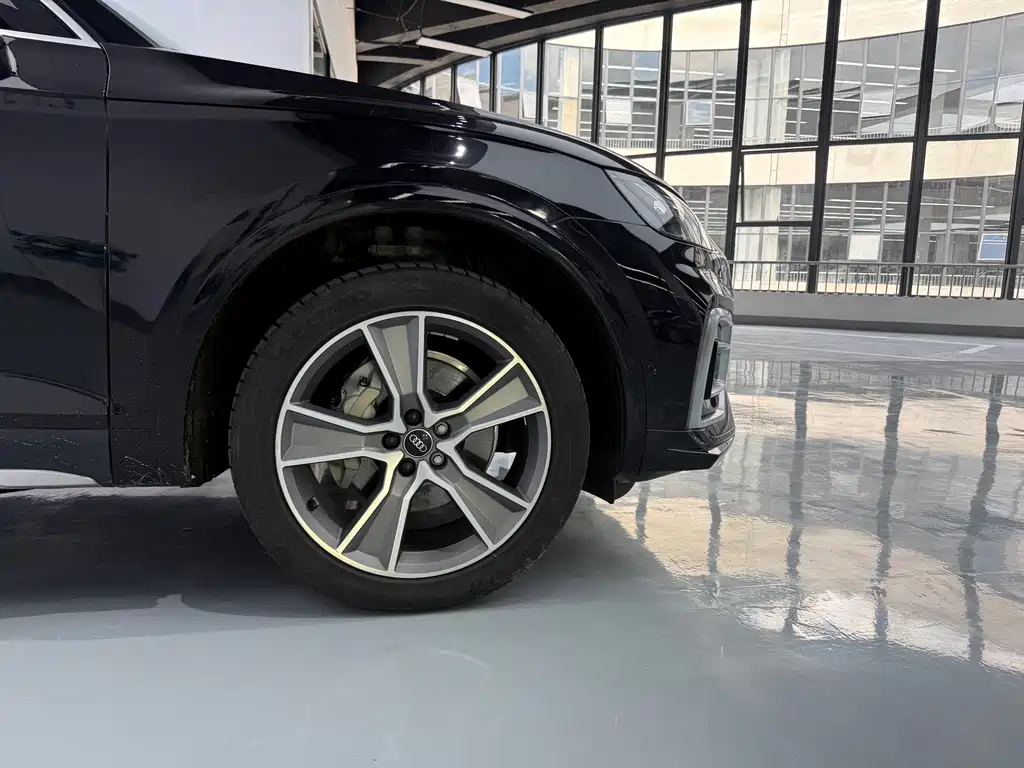 Audi Q5L 2022 — фото 14