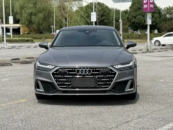Audi A7L 2022