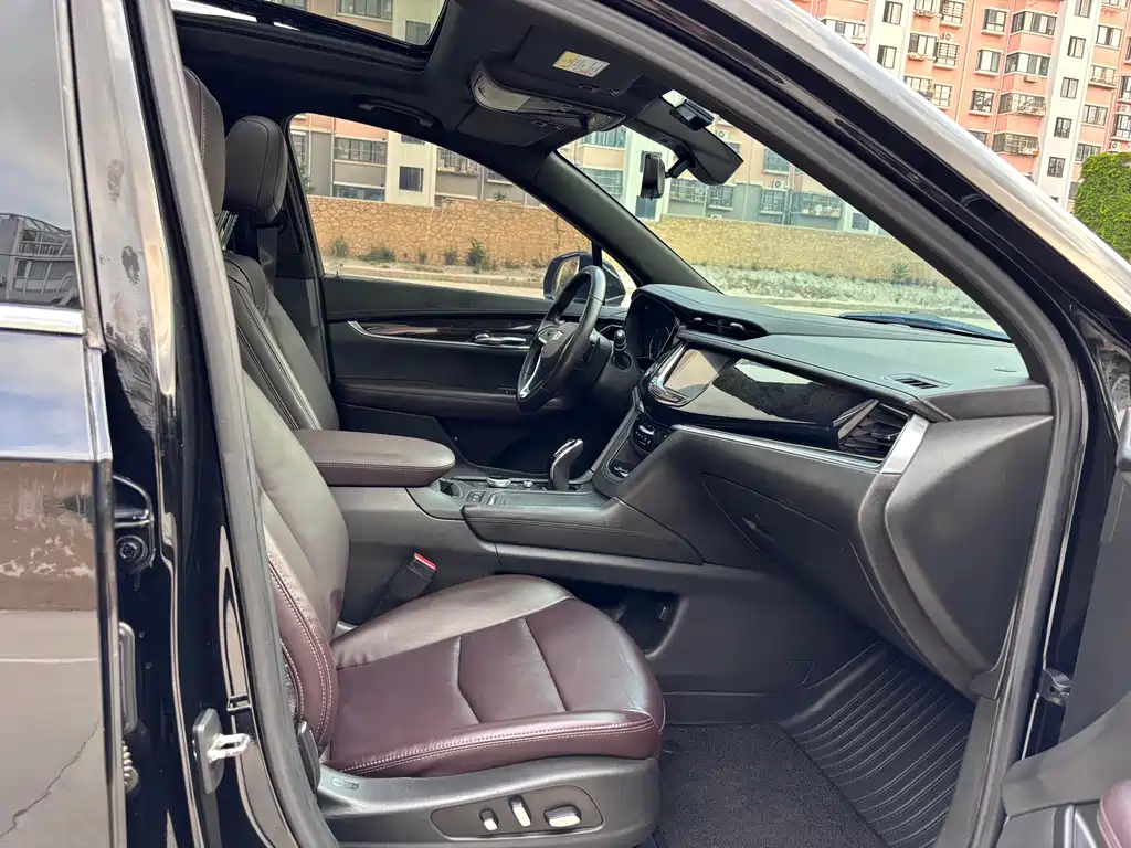 Cadillac XT6 2019 — фото 12