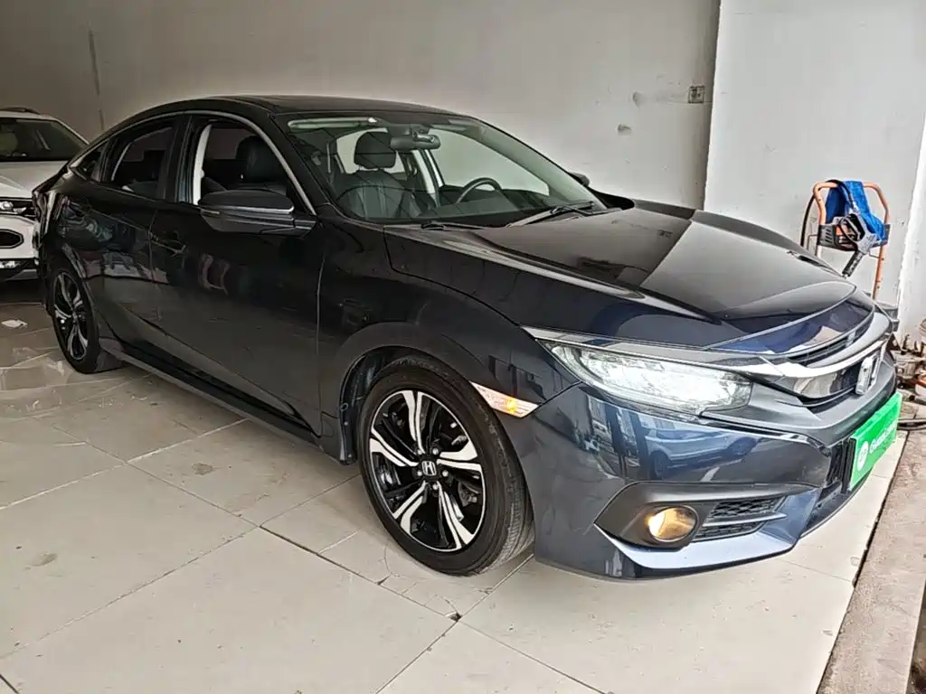 Honda Civic 2018 — фото 4