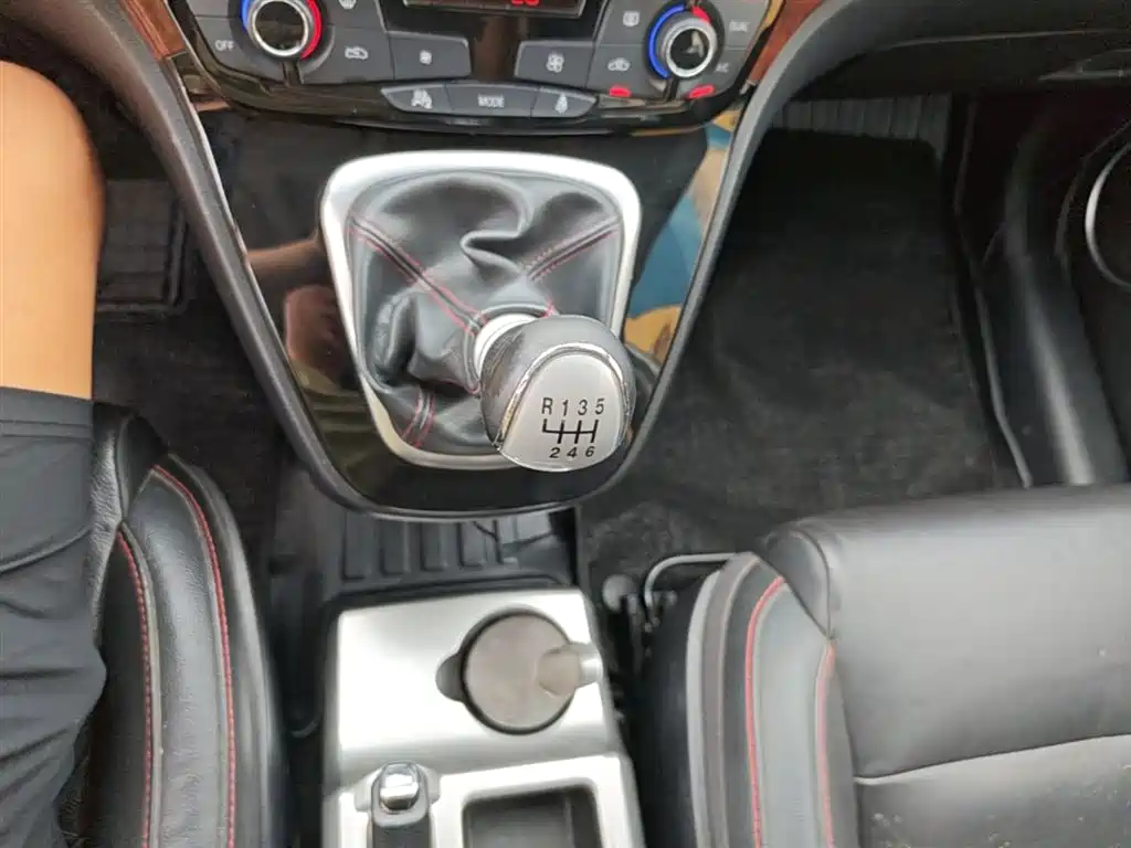 Haval H6 2015 — фото 14