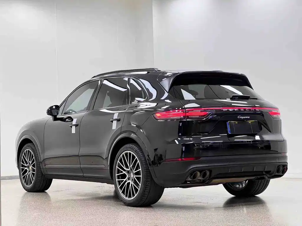 Porsche Cayenne 2019 — фото 30