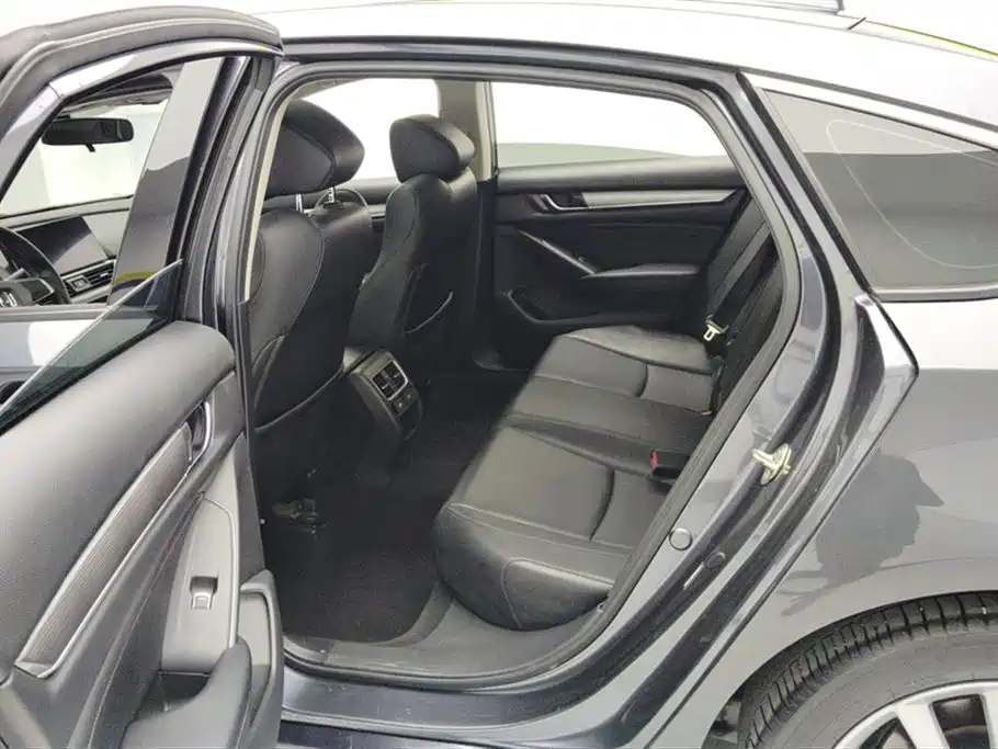 Honda Accord 2022 — фото 11