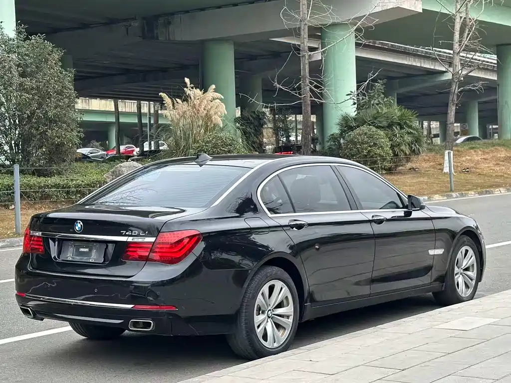 BMW 7 Series 2013 — фото 6