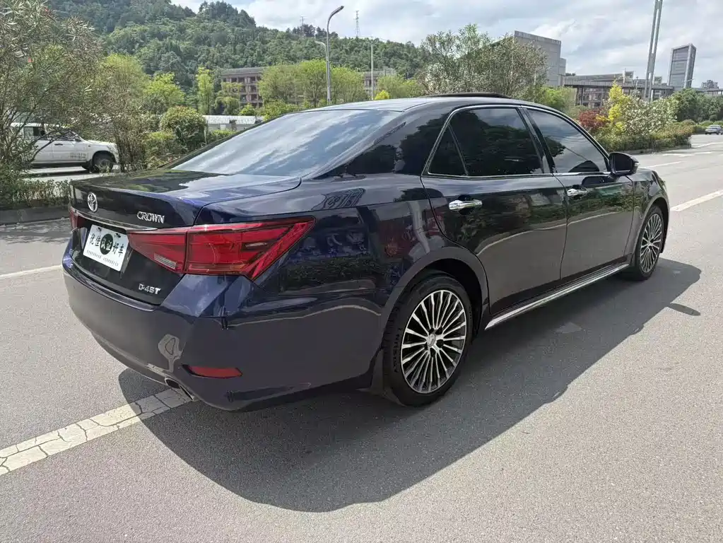 Toyota Crown 2019 — фото 12