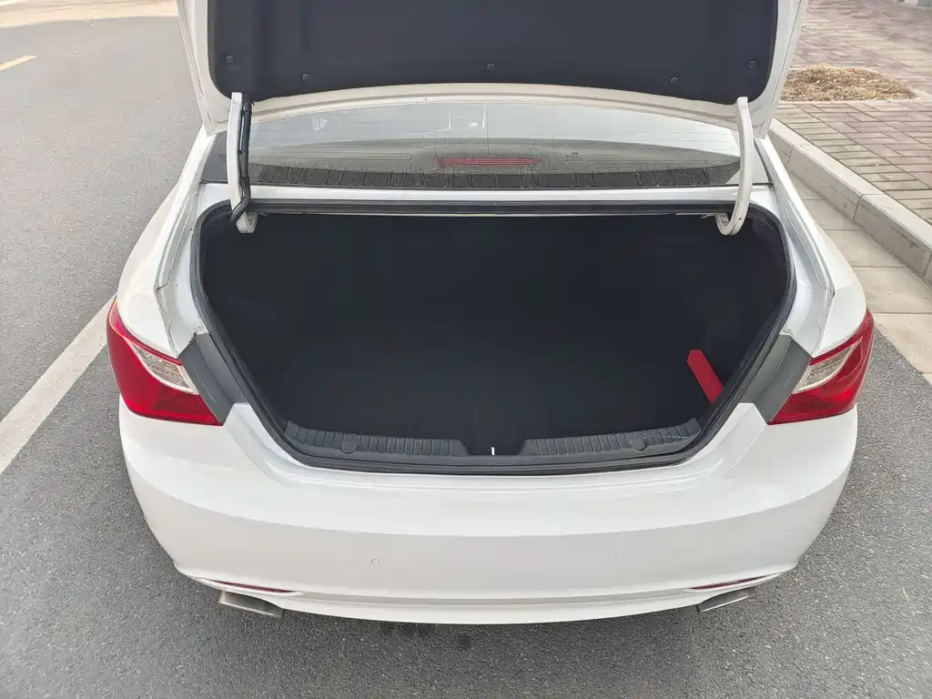 Hyundai Sonata 2016 — фото 11