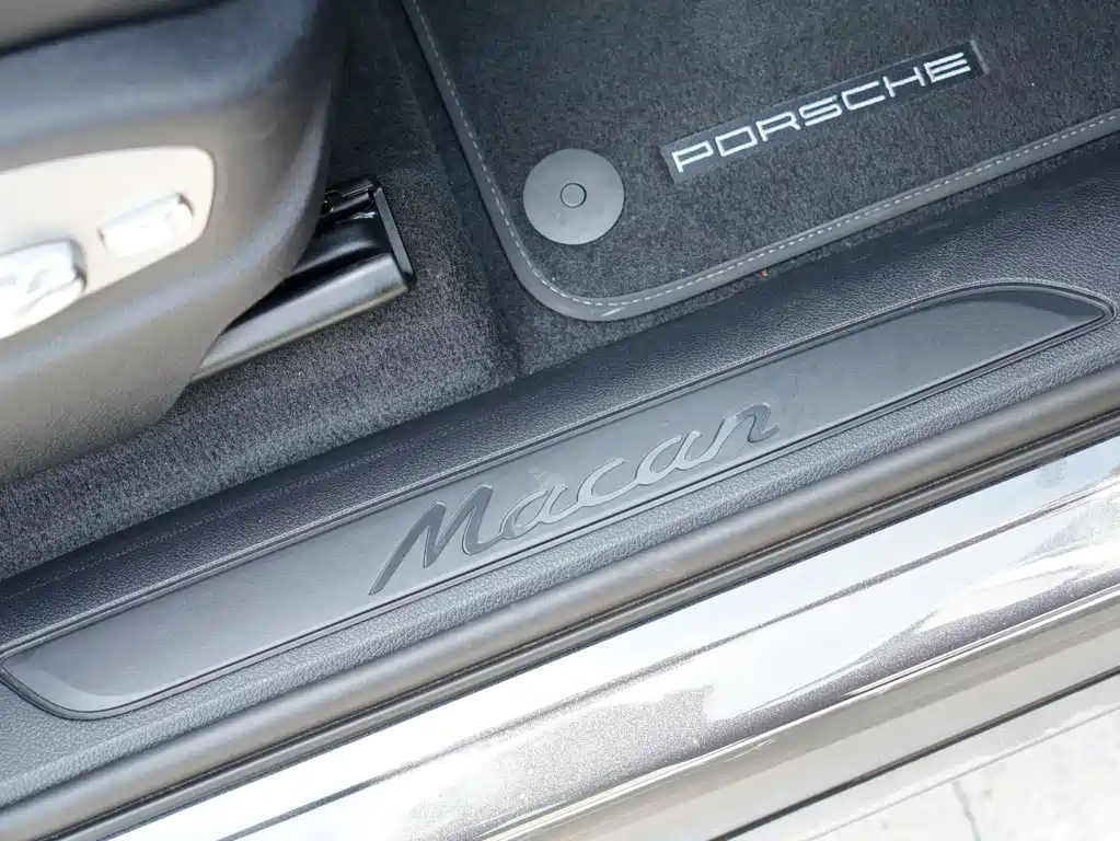 Porsche Macan 2023 — фото 7