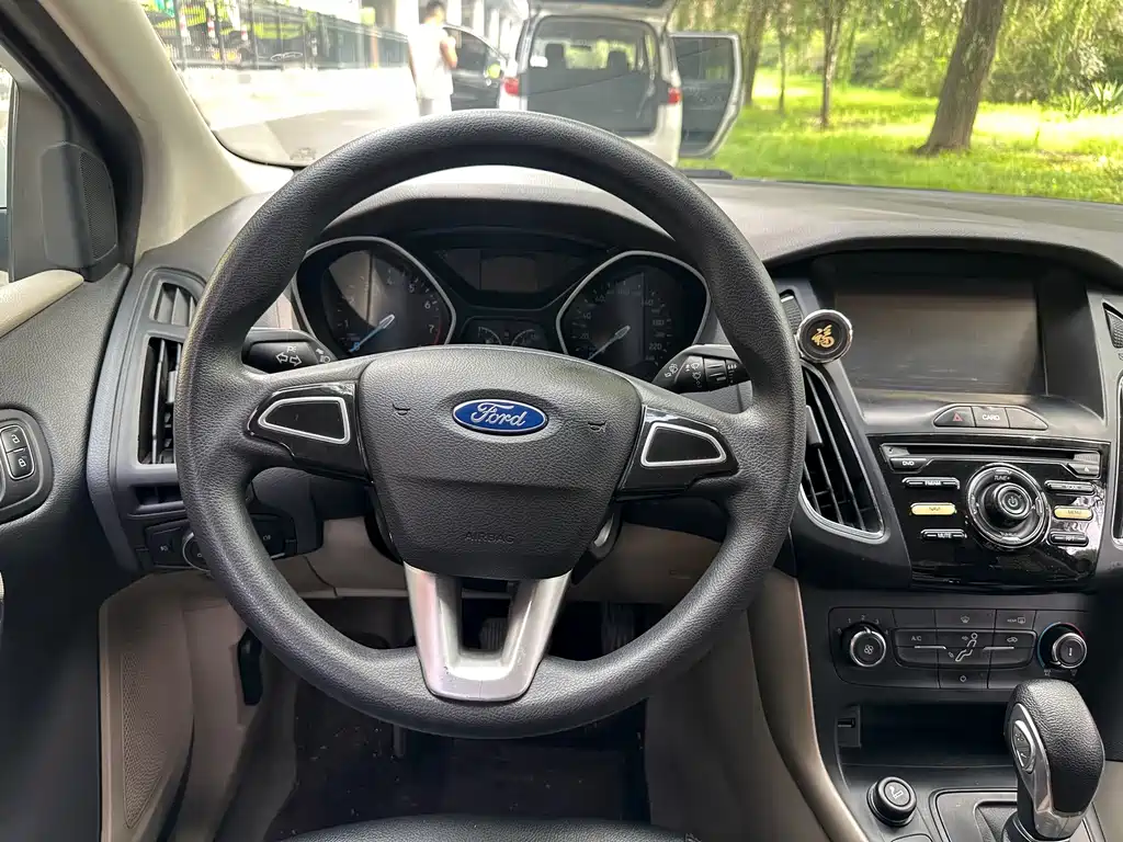 Ford Focus 2016 — фото 6