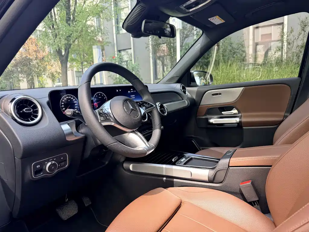 Mercedes-Benz GLB 2024