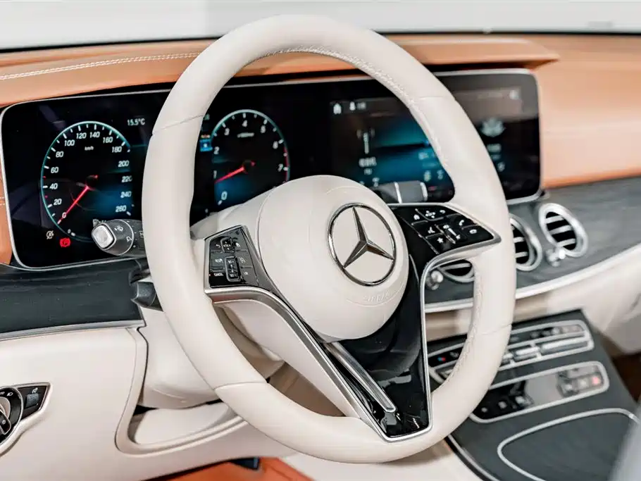 Mercedes-Benz E-Class 2023 — фото 10