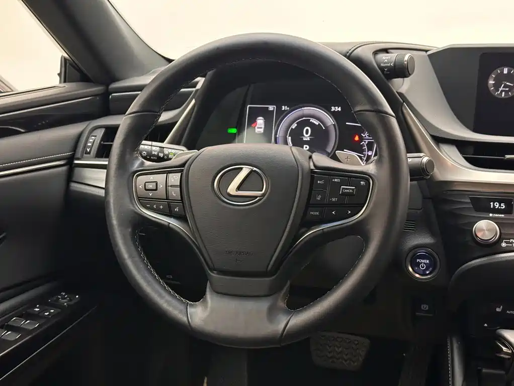 Lexus ES 2021 — фото 12