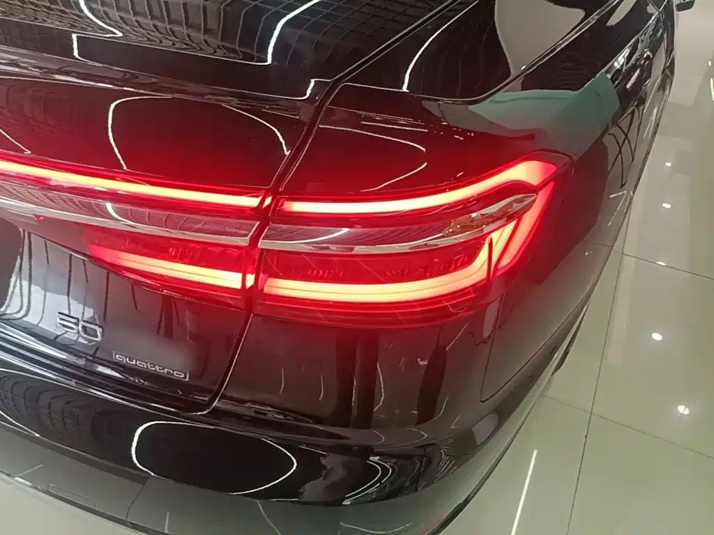 Audi A8 2020 — фото 8