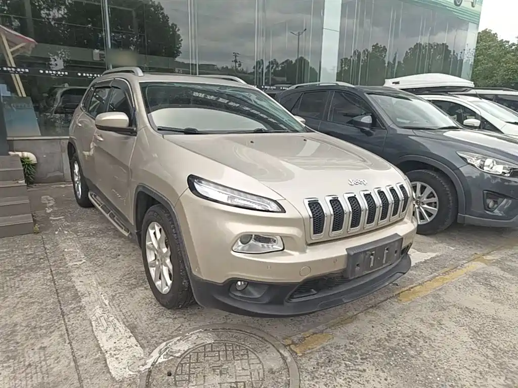 Jeep Cherokee 2016 — фото 23