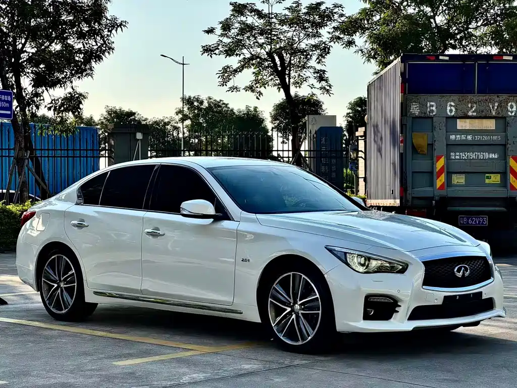 Infiniti Q50L 2015 — фото 3