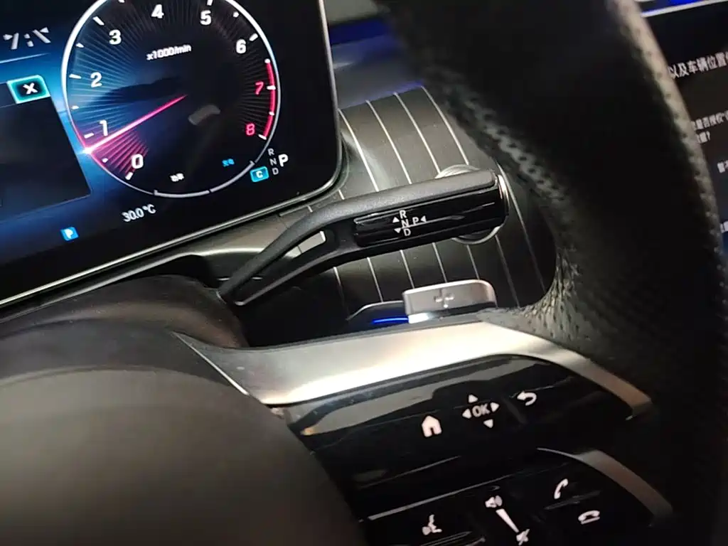 Mercedes-Benz C-Class 2023 — фото 14