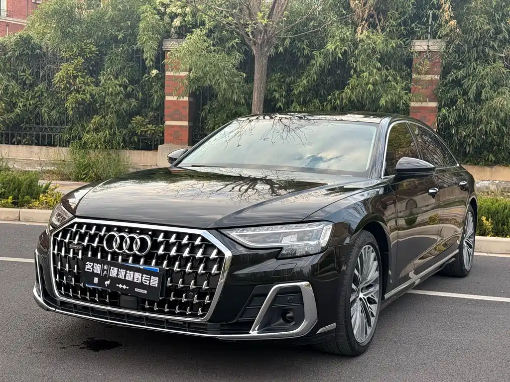Audi A8 2025 — фото 1