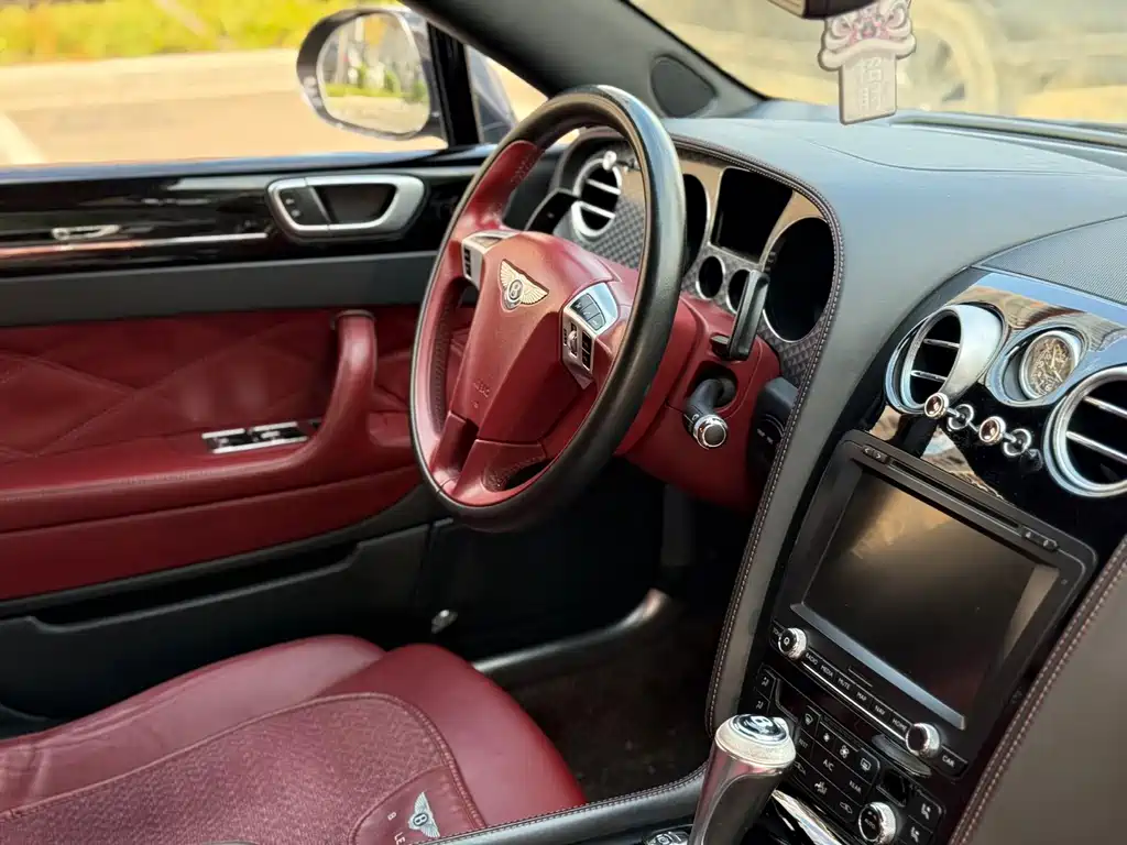 Bentley Flying Spur 2011 — фото 8