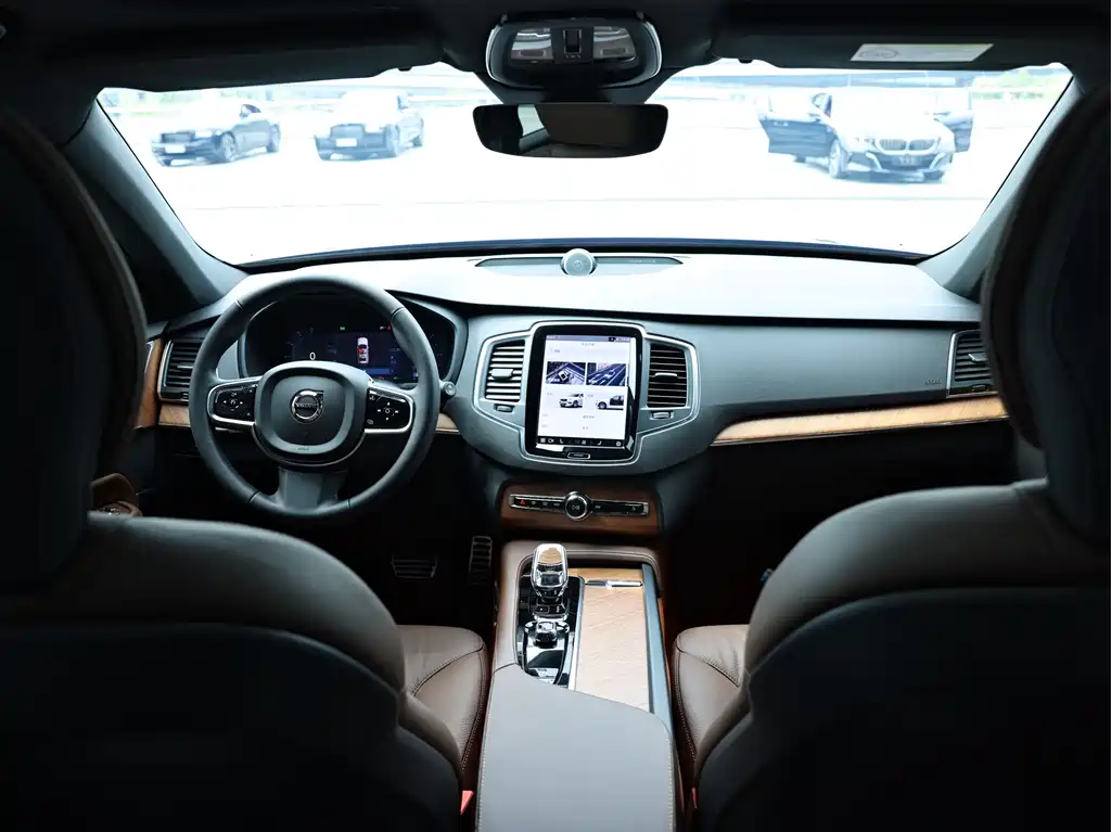 Volvo XC90 2023 — фото 10