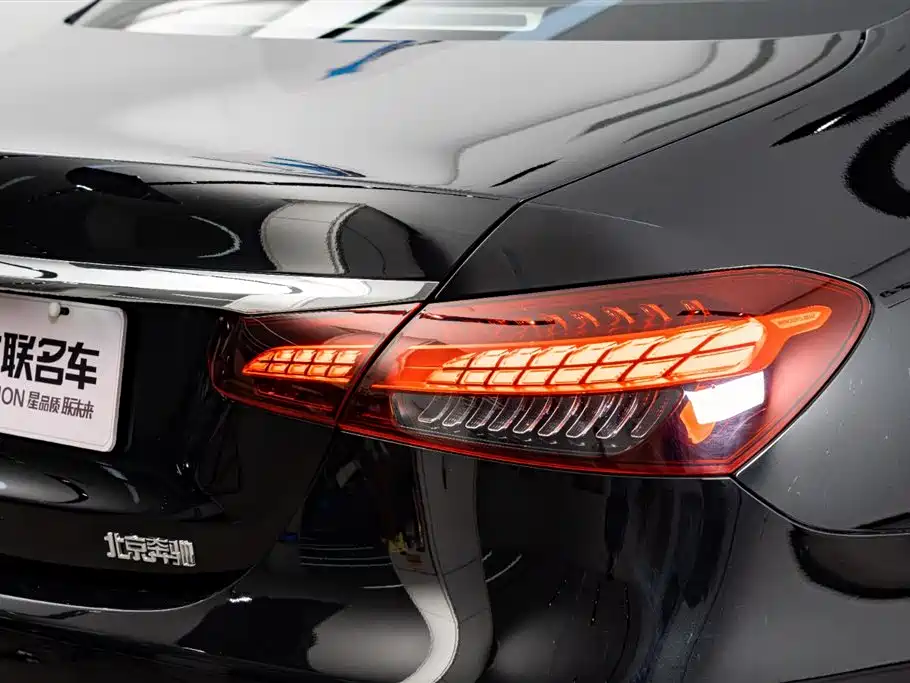 Mercedes-Benz E-Class 2023 — фото 9
