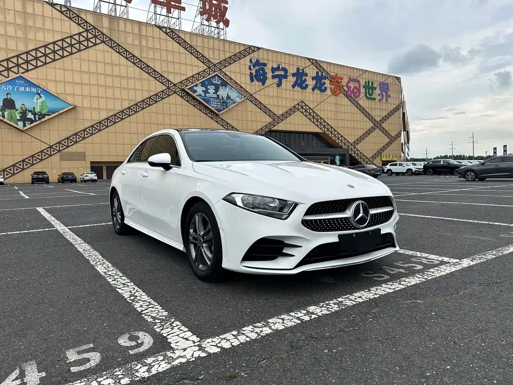 Mercedes-Benz A-Class 2022 — фото 2