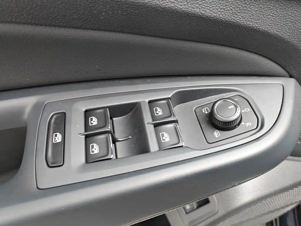 Volkswagen Passat 2025 — фото 9