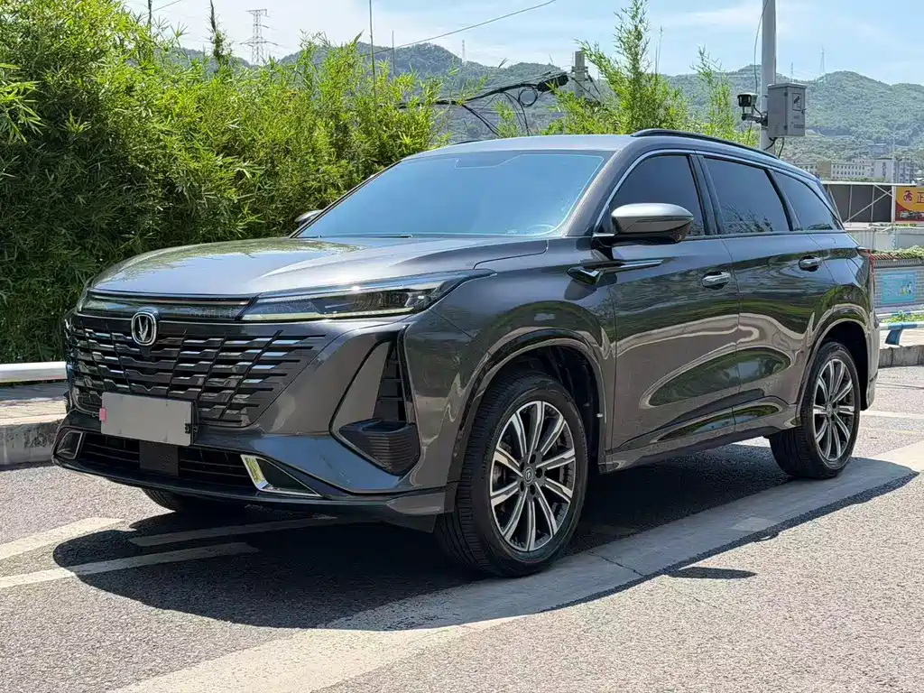 Changan CS75PLUS 2024 — фото 1