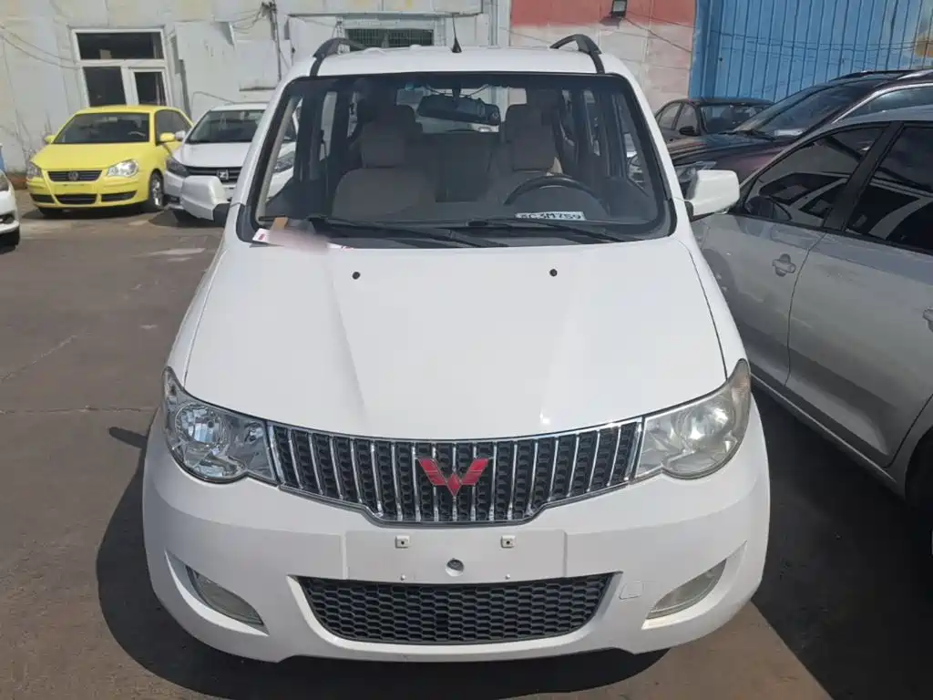 Wuling Hongguang 2015 — фото 3