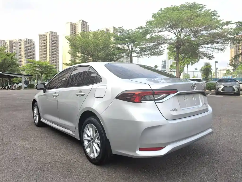 Toyota Corolla 2021 — фото 10