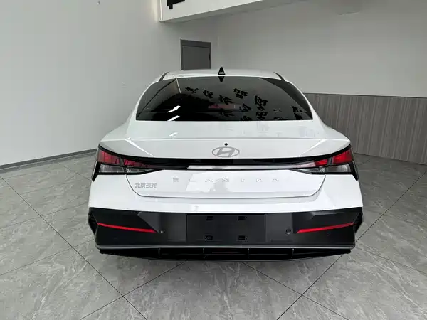 Hyundai Elantra 2024