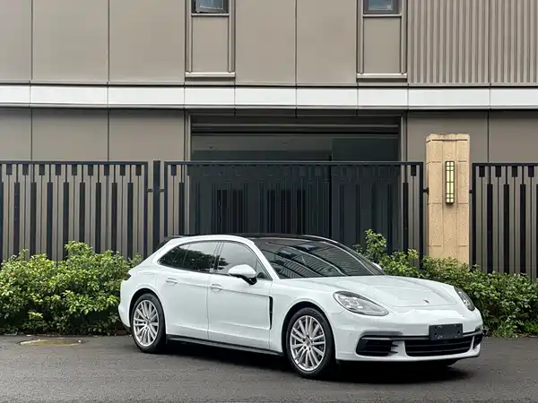 Porsche Panamera 2019