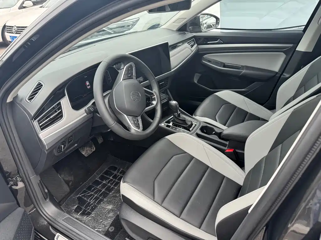 Volkswagen Bora 2024