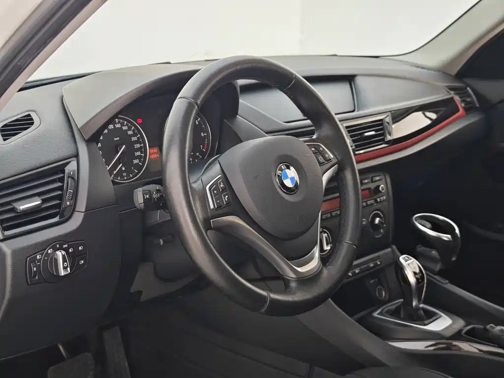 BMW X1 2016 — фото 15