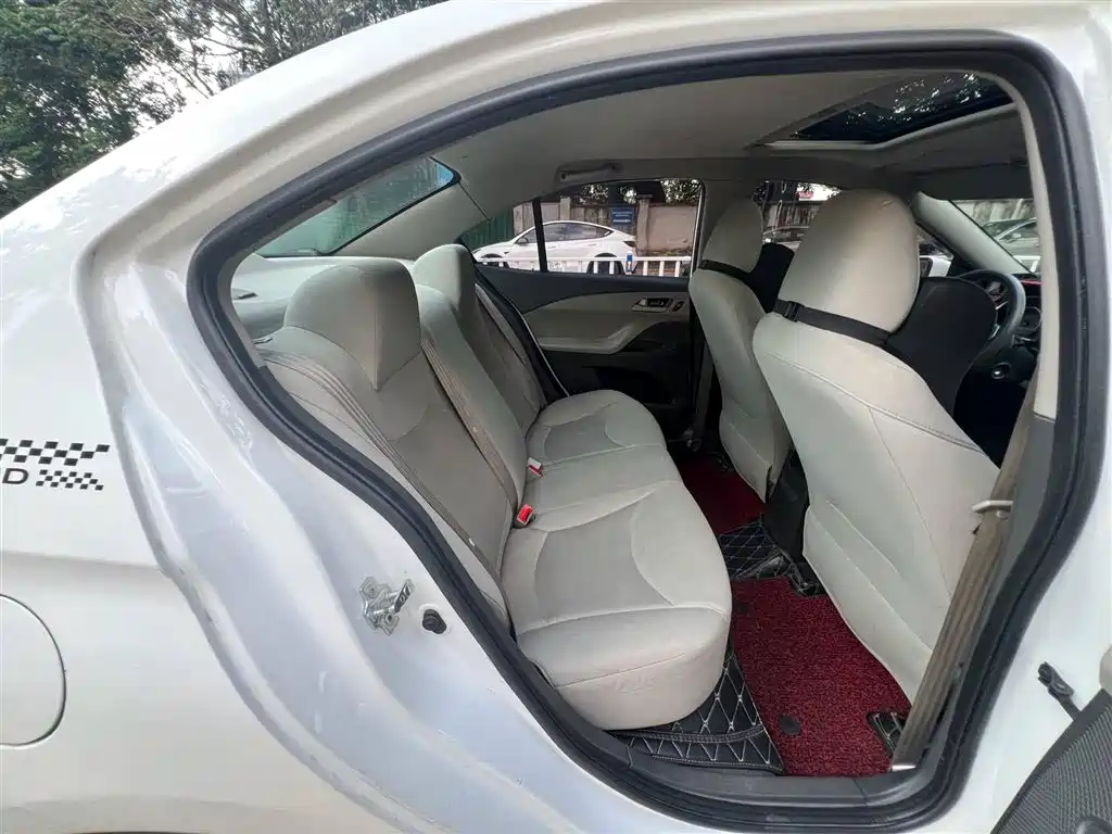 Chevrolet Sail 2015 — фото 11