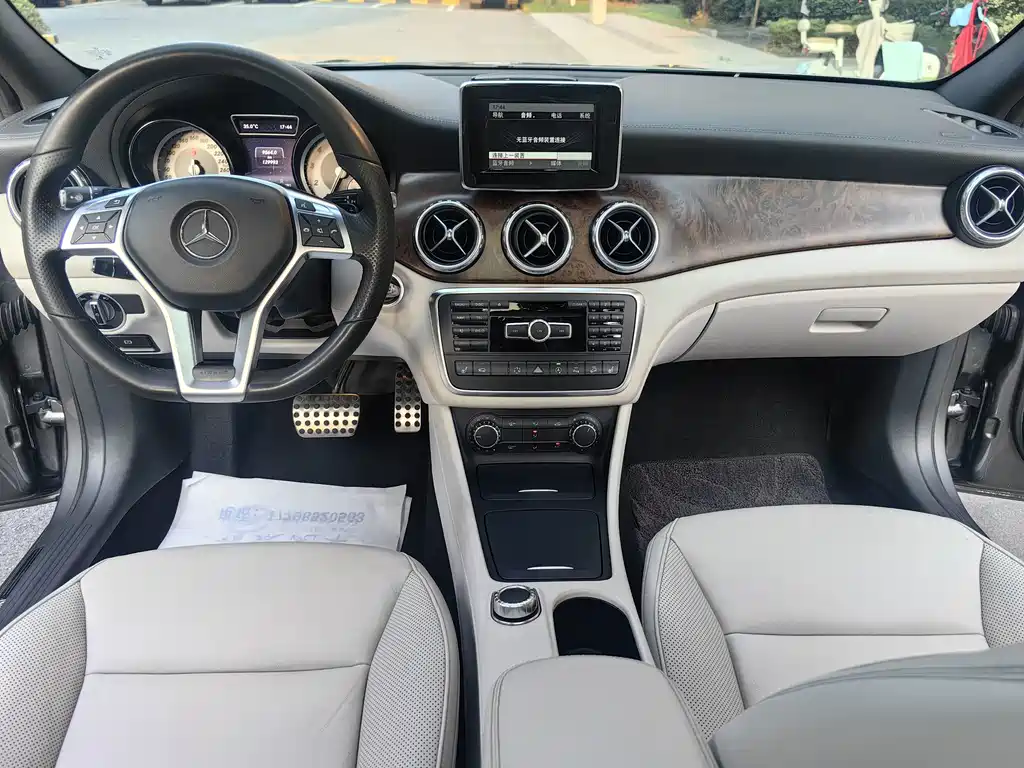 Mercedes-Benz GLA 2015 — фото 9
