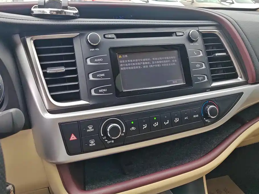 Toyota Highlander 2017 — фото 13