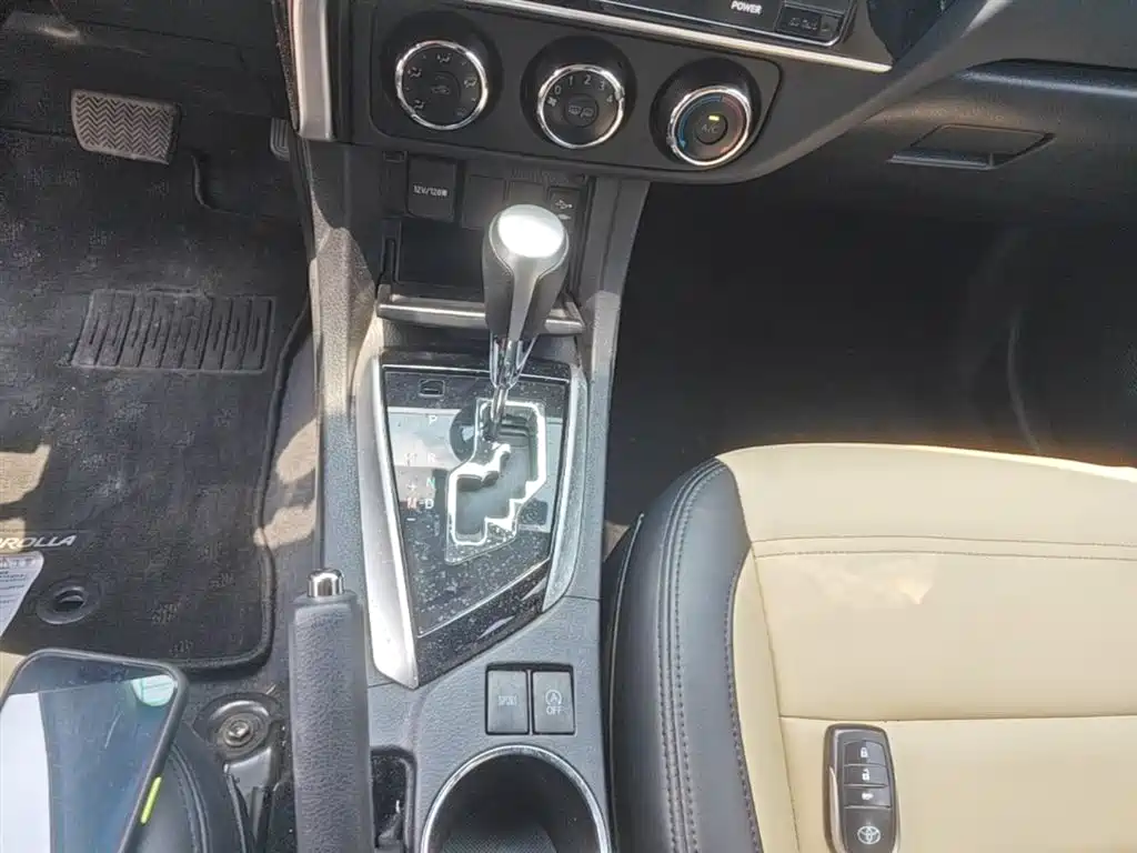 Toyota Corolla 2019 — фото 14