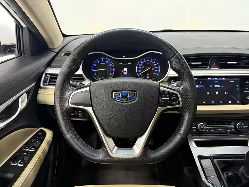 Geely Emgrand 2018 — фото 11