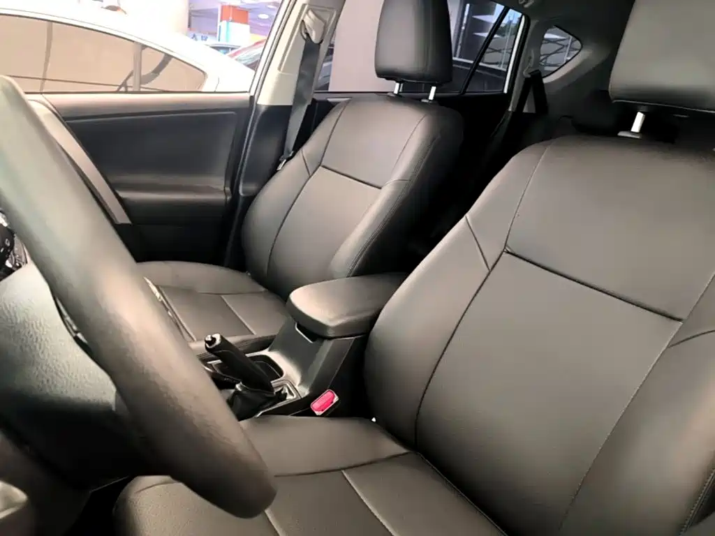 Toyota RAV4 2016 — фото 15