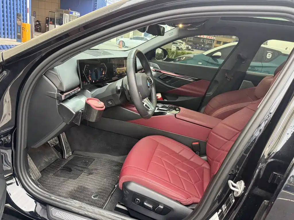 BMW 5 Series 2025