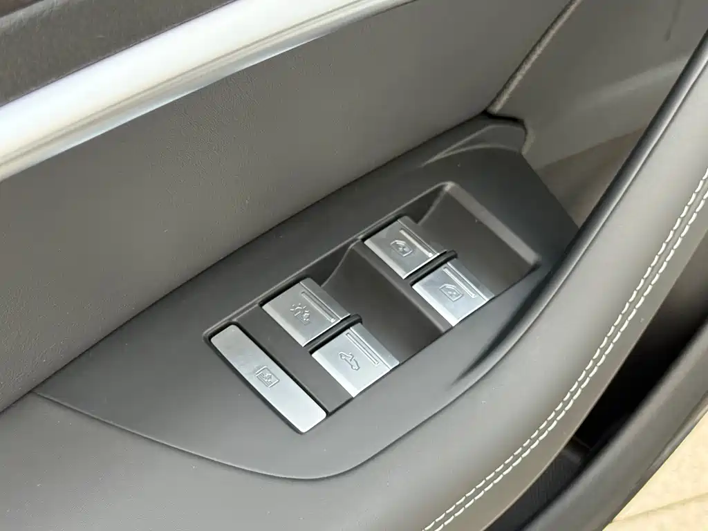 Audi A6L 2025 — фото 20